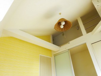 パステルカラーの間仕切り壁で圧迫感のない快適空間に　目黒区 K様邸